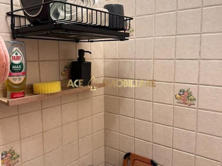 Apartament cu 2 camere decomandat, mobilat în Universitate