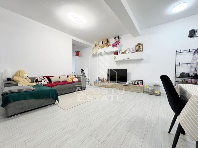 Apartament cu 2 camere semidecomandat, mobilat în Giroc
