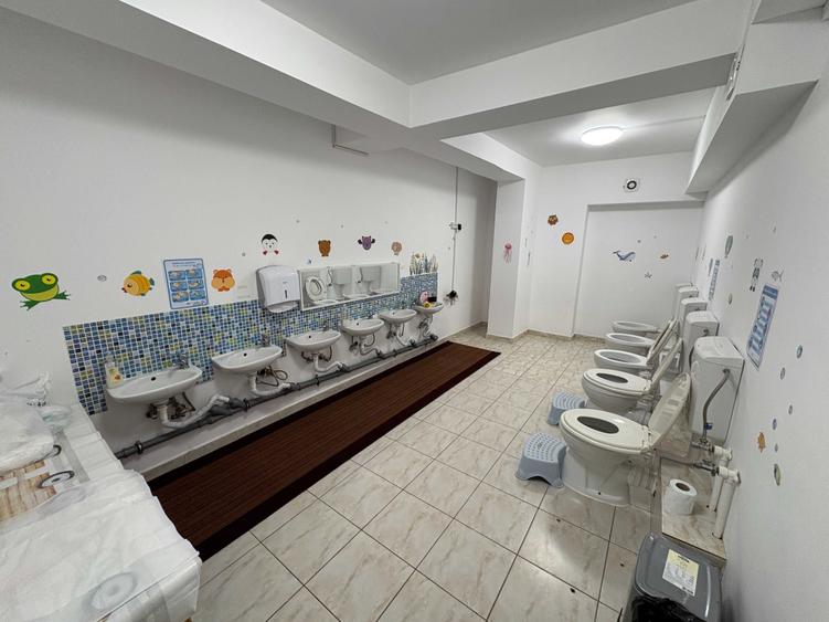 Spațiu comercial, de 300 mp, în Cug