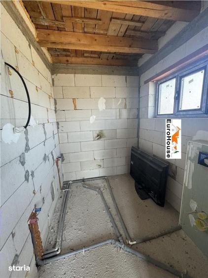 Casă cu 5 camere cu Teren 500 Mp în Ampoi 3