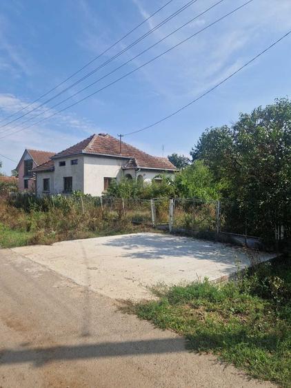 Casă cu 4 camere în Țeghea