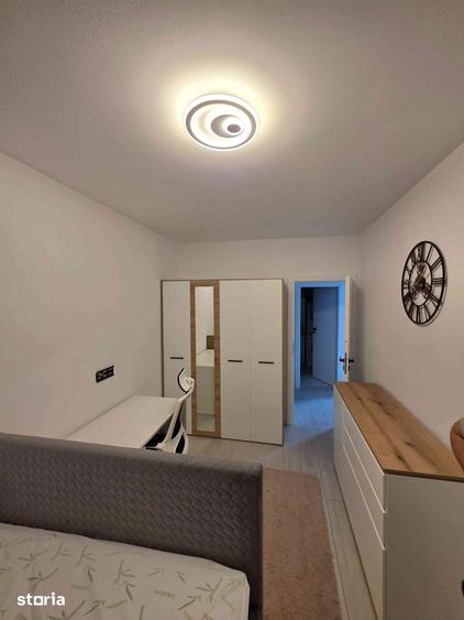 Apartament cu 3 camere în Tractorul