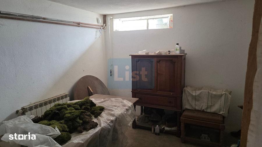 Casă cu 6 camere cu Teren 750 Mp în Schela