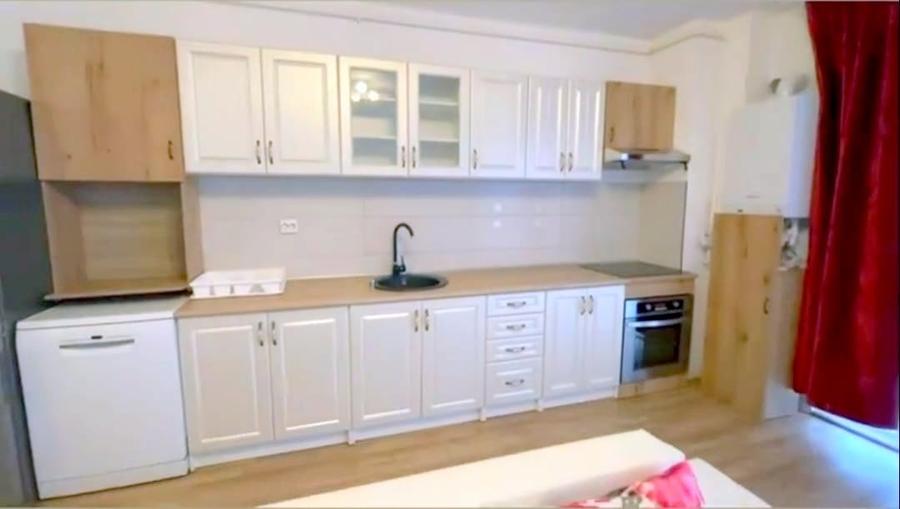 Apartament cu 2 camere semidecomandat, mobilat în Mărăști