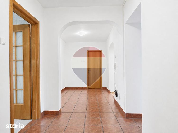 Apartament cu 3 camere în Gara de Nord