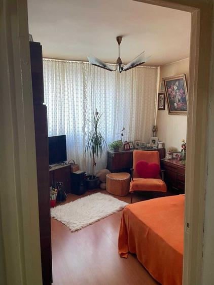 Apartament cu 2 camere decomandat în Vest