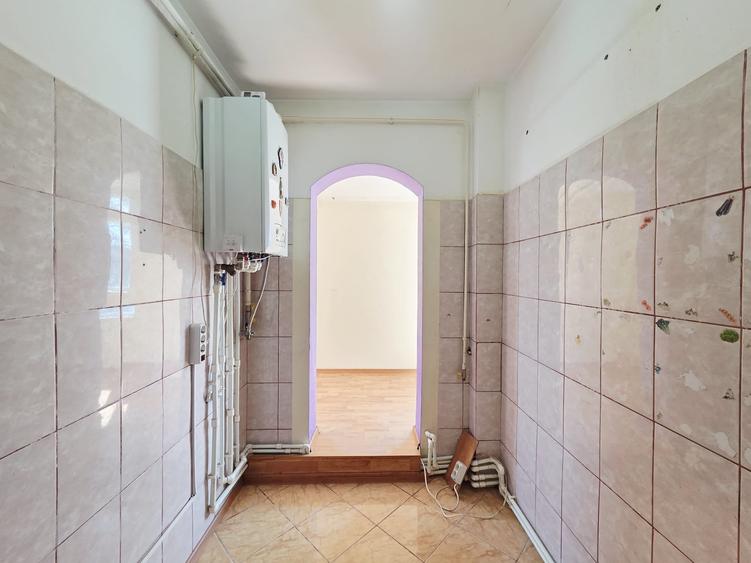 Apartament cu 4 camere semidecomandat în Micro 39