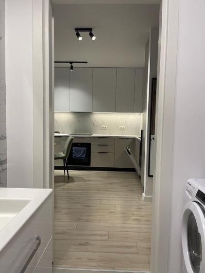 Apartament cu 2 camere semidecomandat în Tei