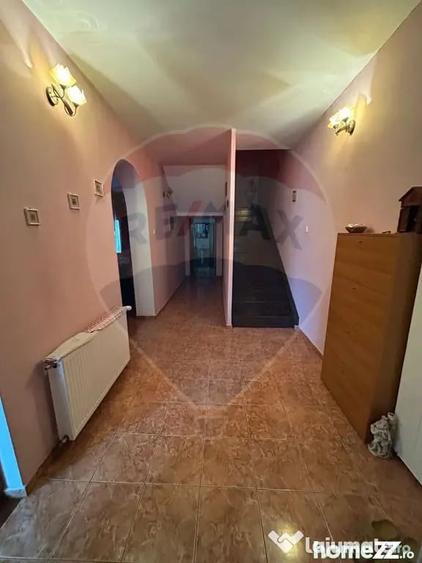 Casă cu 2 camere cu Teren 154 Mp în Central
