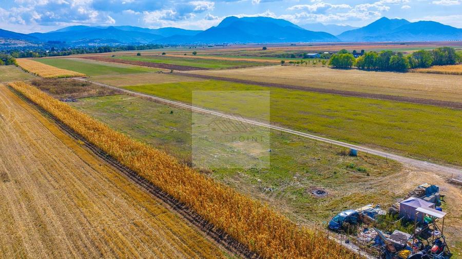 Teren Construcții intravilan de 460 mp, în Tărlungeni