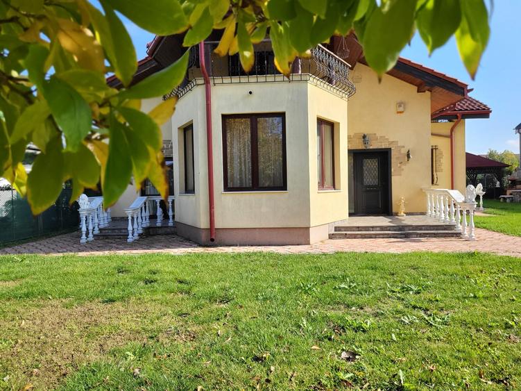 Casă cu 6 camere cu Teren 935 Mp în Snagov