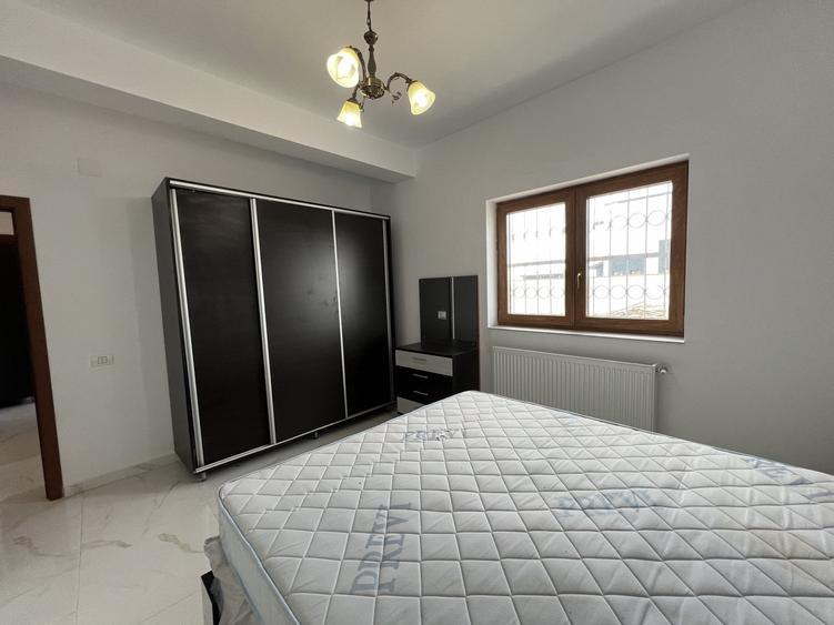 Casă individuală cu 4 camere cu Piscina în Frumușani