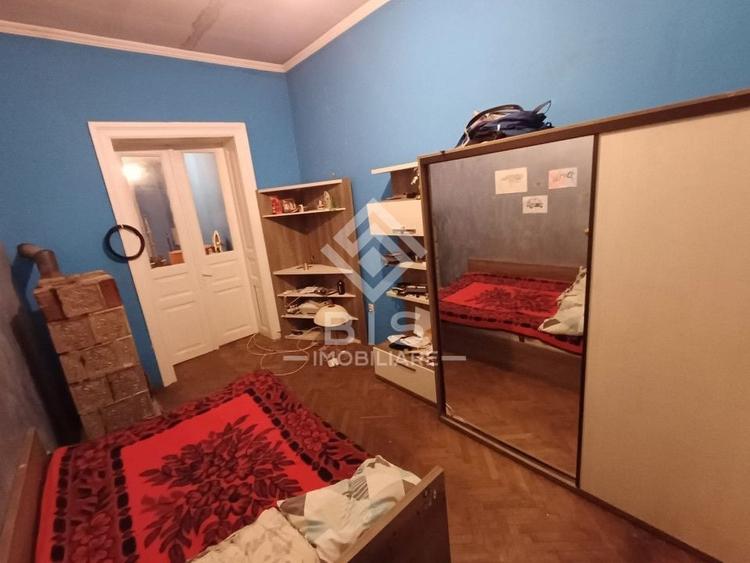 Casă individuală cu 6 camere cu Canalizare în Central