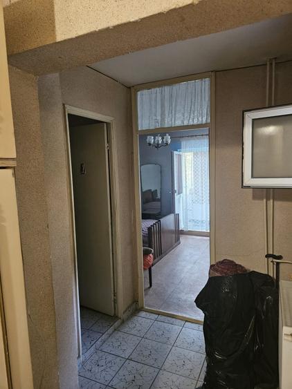 Apartament cu 2 camere decomandat în 1 Mai