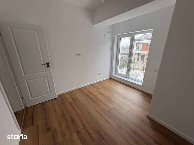 Casă cu 4 camere cu Teren 60 Mp în Titan