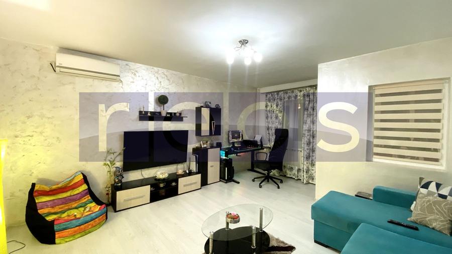 Apartament cu 3 camere decomandat în Drumul Sării