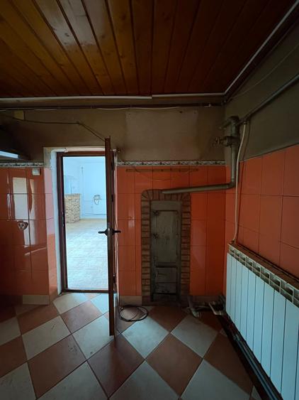 Casă individuală cu 6 camere cu Canalizare în Coiciu