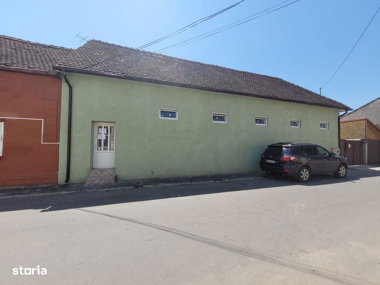 Spațiu comercial, de 100 mp, în Central