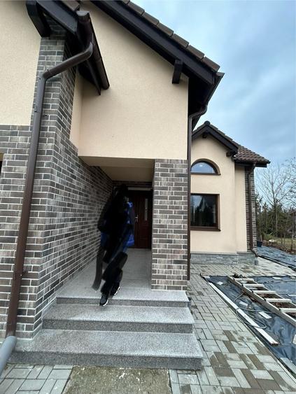 Casă cu 4 camere în Corbeanca