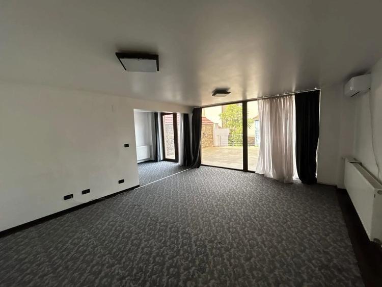 Spațiu comercial, de 390 mp, în Central