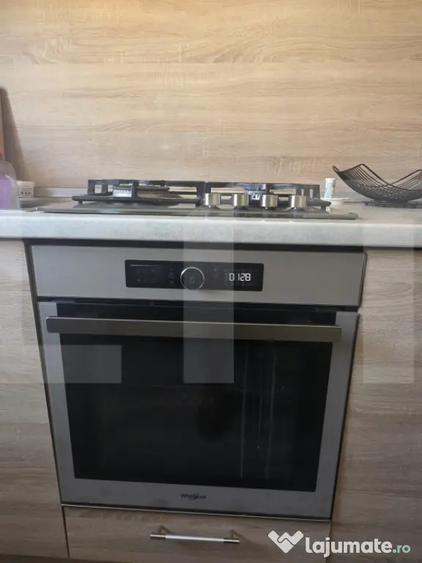 Apartament cu 3 camere semidecomandat în Ozun