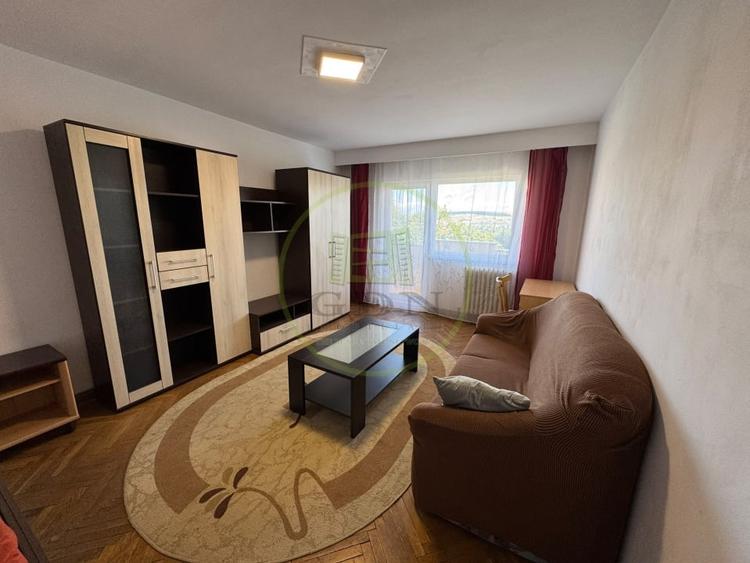 Apartament cu 3 camere decomandat, mobilat în Zorilor