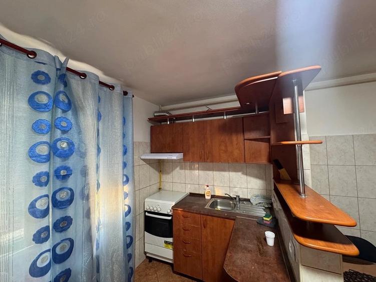 Apartament cu 2 camere decomandat în Steaua