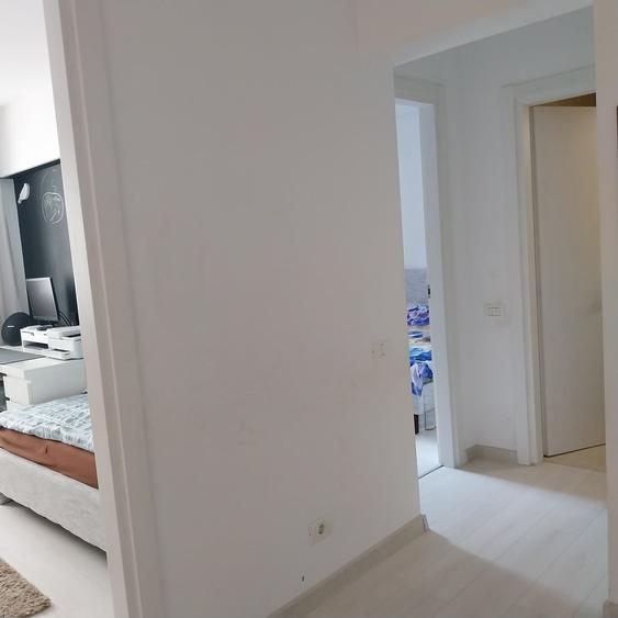 Apartament cu 3 camere decomandat în Tineretului