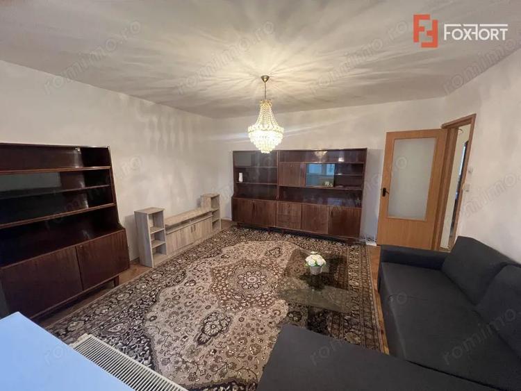 Apartament cu 4 camere semidecomandat, mobilat în Girocului