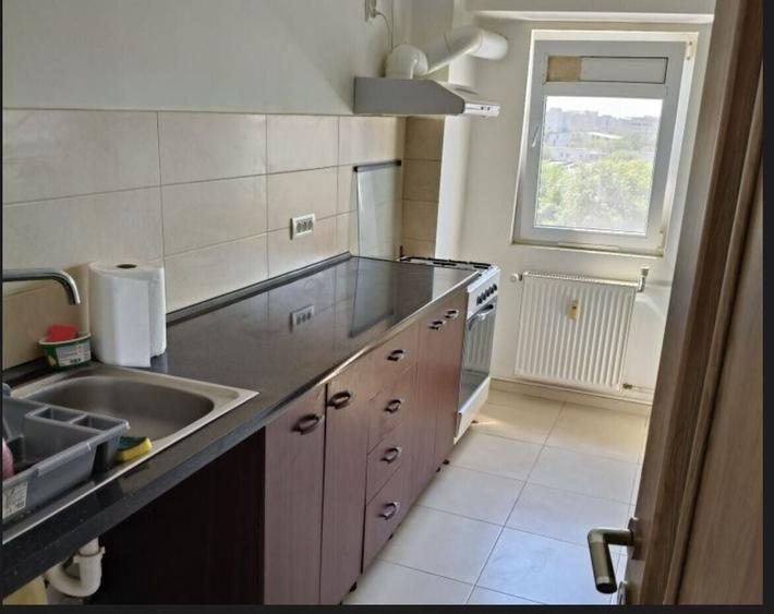 Garsonieră decomandată, mobilată în Balta Albă