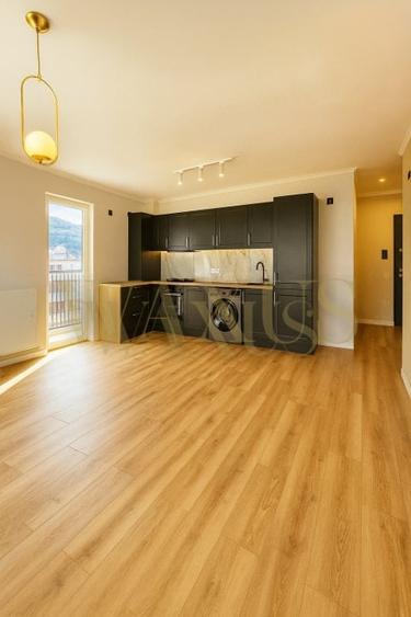 Apartament cu 3 camere semidecomandat, mobilat în Florești — fotografia 1