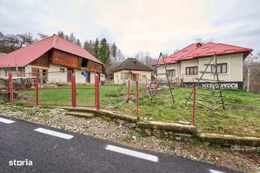 Casă cu 4 camere în Slatina
