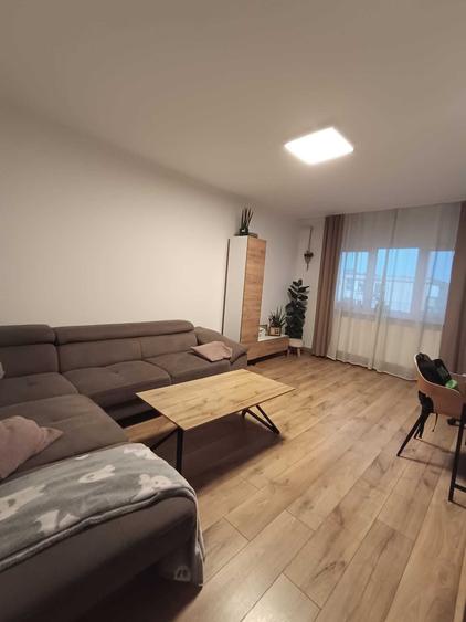 Apartament cu 2 camere decomandat în Miron Costin
