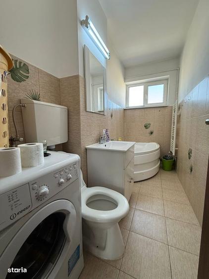 Apartament cu 4 camere semidecomandat în Central