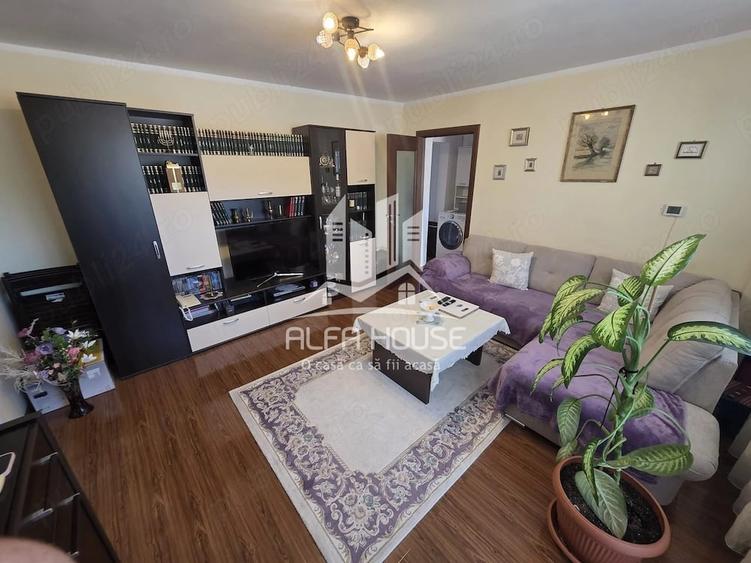 Apartament cu 3 camere semidecomandat în Govândari