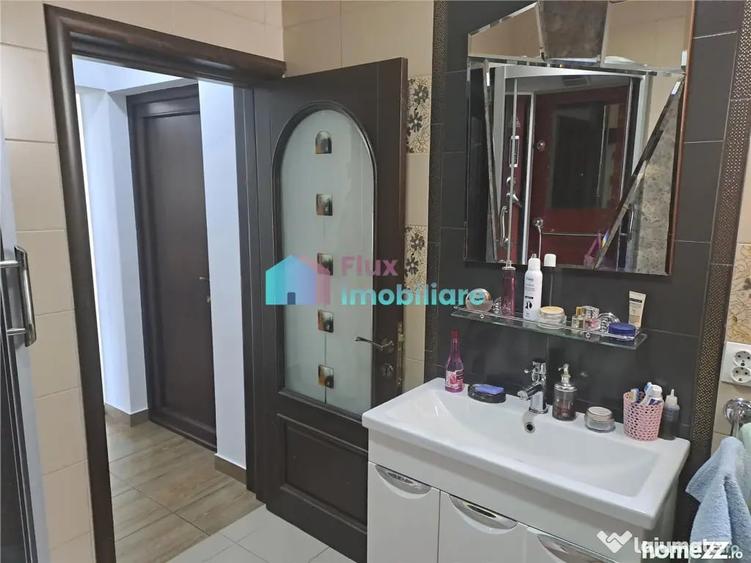 Casă cu 5 camere cu Teren 1600 Mp în Moara