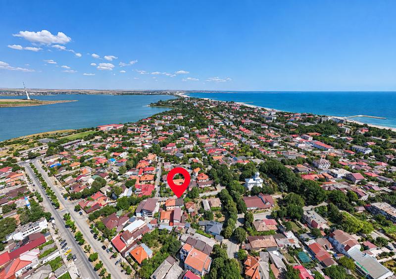 Casă individuală cu 11 camere cu Canalizare în Central