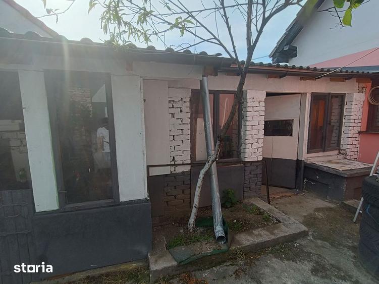 Casă cu 4 camere cu Teren 701 Mp în Central