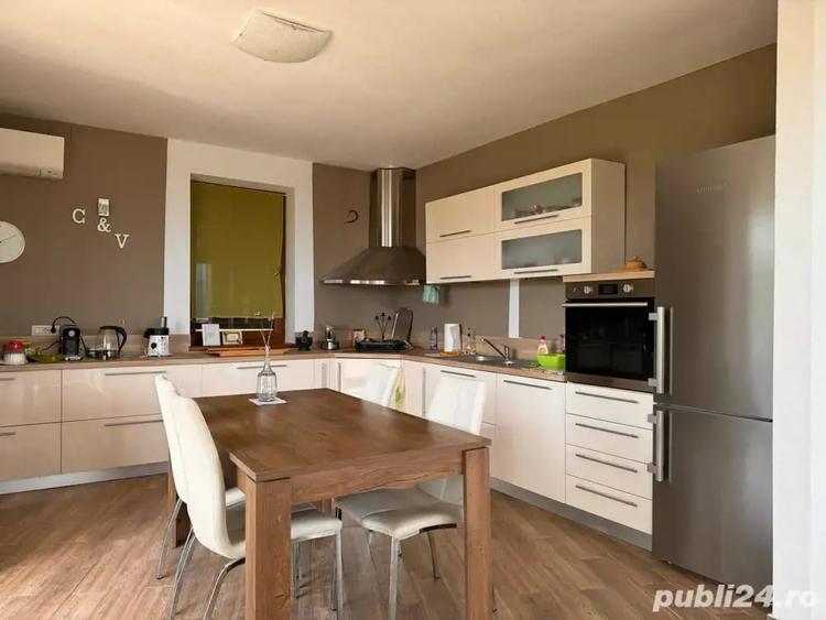 Casă cu 3 camere cu Teren 2400 Mp în Vulcan