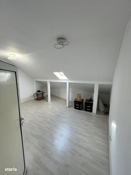 Casă cu 4 camere în Central