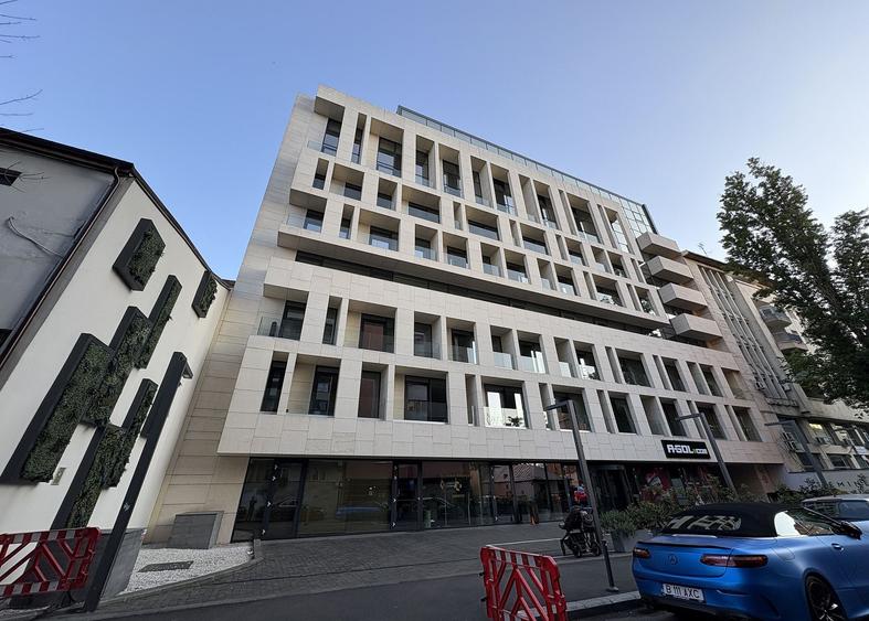 Birou, de 6,250 mp, în Dacia