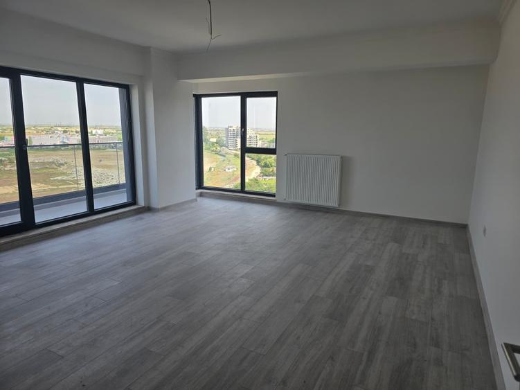 Apartament cu 3 camere decomandat în Energia
