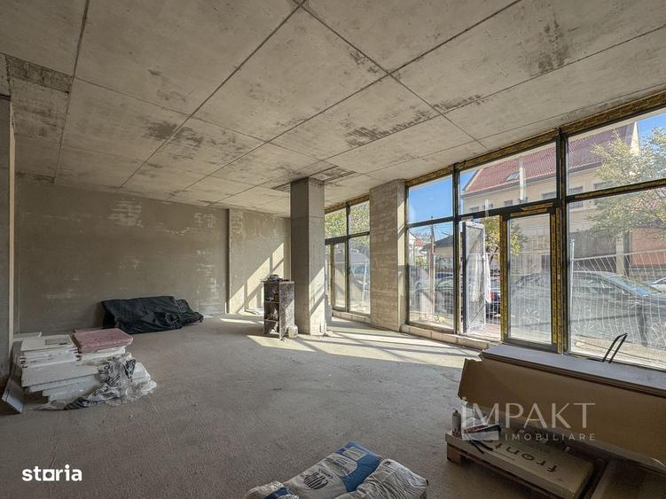 Spațiu comercial, de 1,600 mp, în P-ța Mihai Viteazul