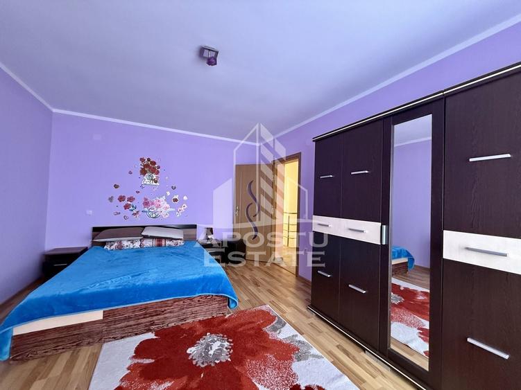 Casă individuală cu 6 camere cu Canalizare în Ghirodei