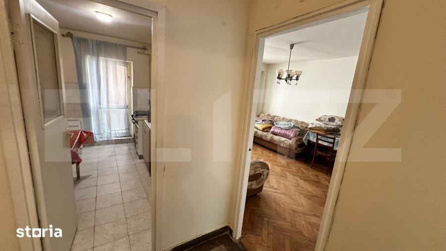 Apartament cu 4 camere decomandat în Central