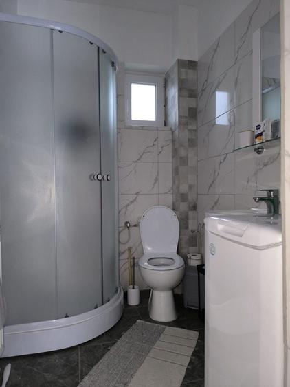 Casă cu 3 camere cu Teren 250 Mp în Central