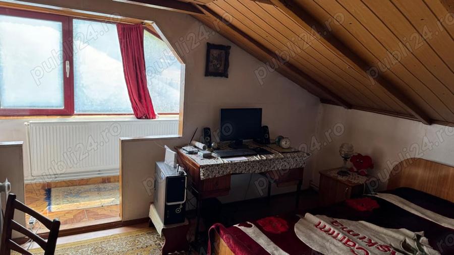 Casă cu 3 camere cu Teren 2037 Mp în Vulcan