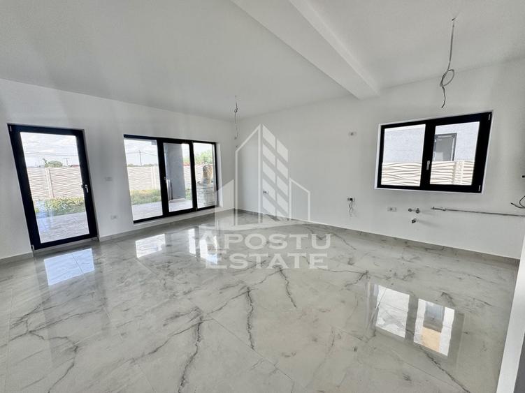 Duplex cu 4 camere cu Canalizare în Giroc