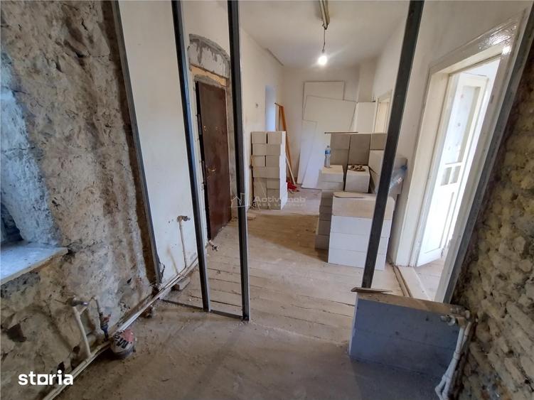 Casă cu 3 camere cu Teren 575 Mp în Central