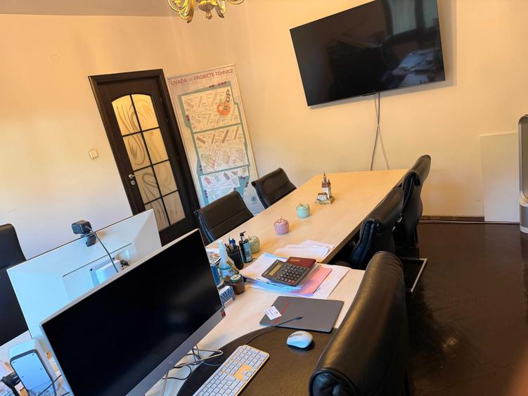 Apartament cu 3 camere semidecomandat în Romană